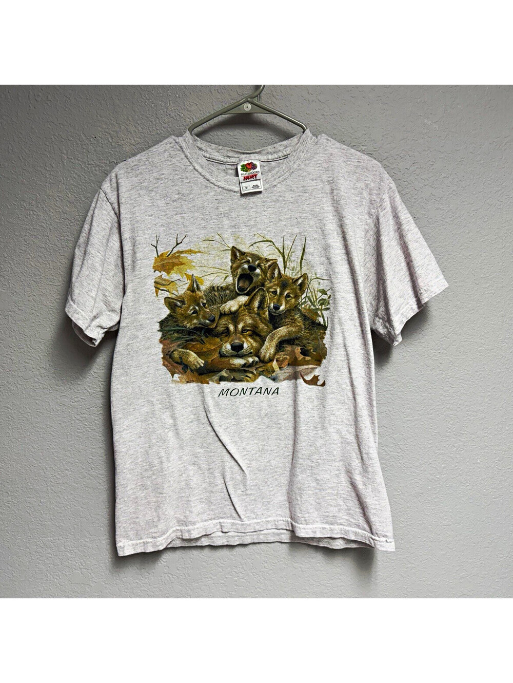 Vintage Gray Montana Wolves Wolf Graphic T-Shirt / Medium